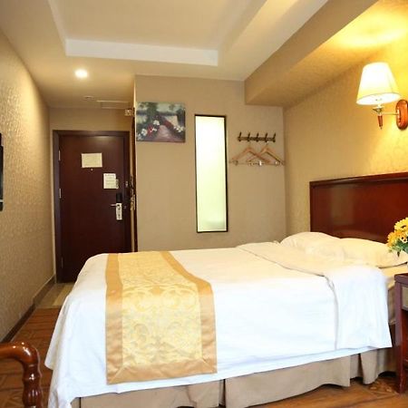 Greentree Inn Heilongjiang Harbin Zhongyang Street Business Hotel Dış mekan fotoğraf